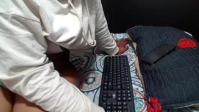 WETPUSSY24XX from StripChat is Freechat