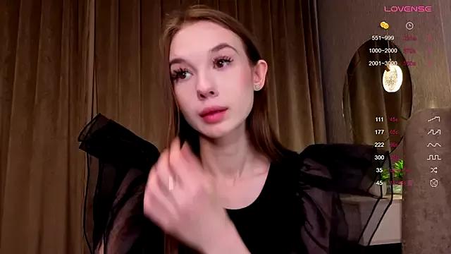 WhiteKelly from StripChat is Freechat