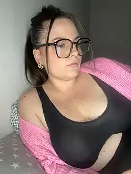 whitequeen_xxx from StripChat is Freechat