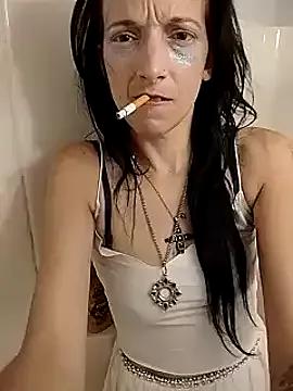 whitetrashdirtyslut from StripChat is Freechat
