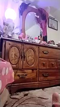 whitetrashdirtyslut from StripChat is Freechat