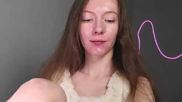 Discover our girls online shows and discover the company of countless livestreamers, with stunning shapes, sex toys and more.