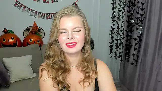 Discover our girls online shows and discover the company of countless livestreamers, with stunning shapes, sex toys and more.