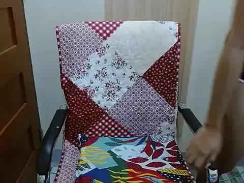 Discover our girls online shows and discover the company of countless livestreamers, with stunning shapes, sex toys and more.