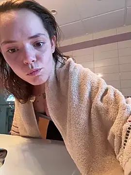 Wildmaca from StripChat is Freechat