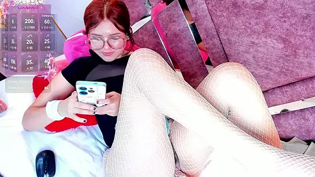 Discover our girls online shows and discover the company of countless livestreamers, with stunning shapes, sex toys and more.