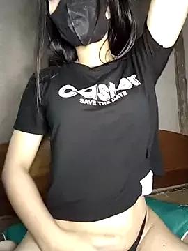 Discover our girls online shows and discover the company of countless livestreamers, with stunning shapes, sex toys and more.