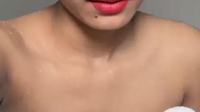 Wow-nisha from StripChat