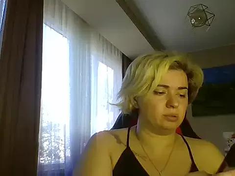 Wymini from StripChat is Freechat