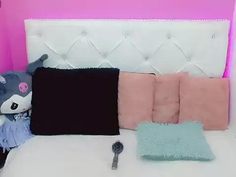 x_daniiela_x from StripChat is Freechat