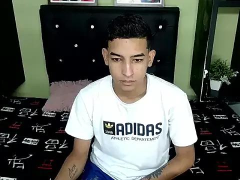 x_oliver_x from StripChat is Freechat