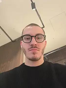xAaronx9095 from StripChat