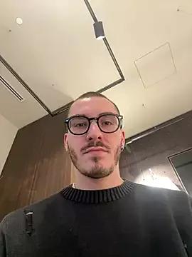 xAaronx9095 from StripChat