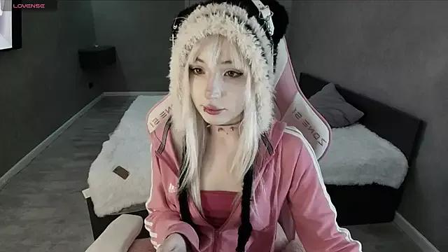 Xarnidoll from StripChat is Freechat