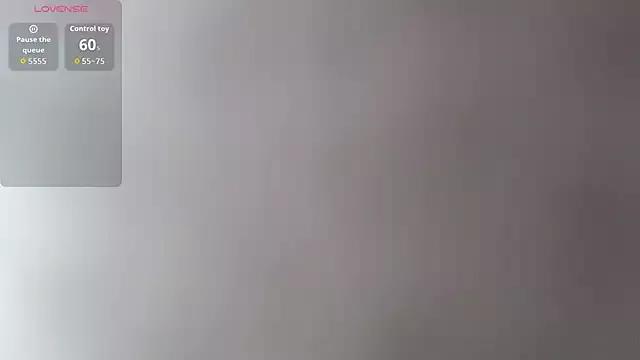 Xiaojuan61 webcams show profile image 