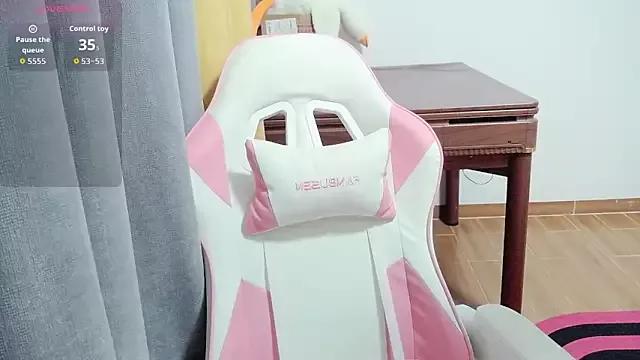 Xiaoxiao--baby webcams show profile image 