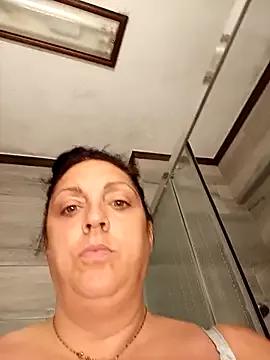 XNaughtysouthlondonMILFXX from StripChat is Freechat