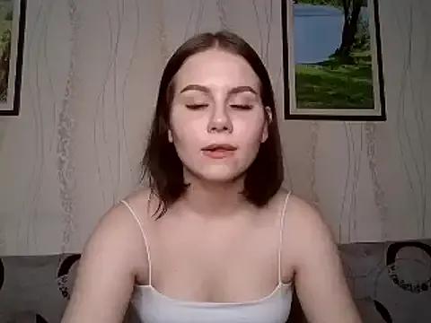 Discover our girls online shows and discover the company of countless livestreamers, with stunning shapes, sex toys and more.