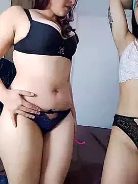 Xuxi_XXX from StripChat