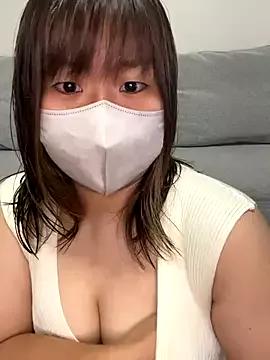 xxx_yuna_xxx from StripChat