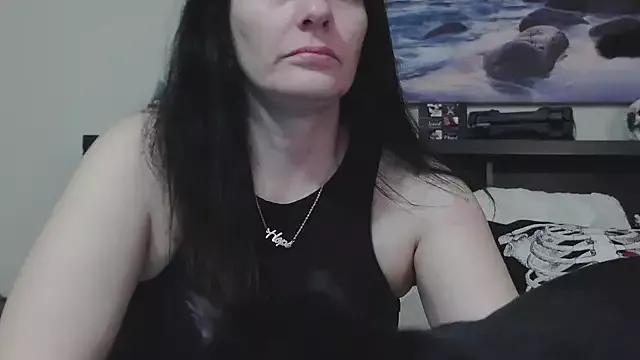 xxxCRYSTALxxx from StripChat is Freechat
