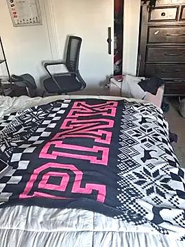 XXXLollipopsJuicy from StripChat