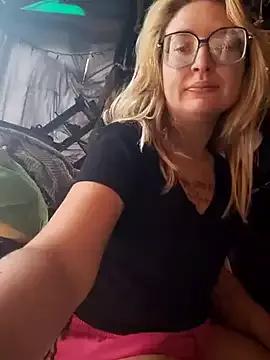 xXxWhoreAbleX from StripChat