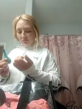 xXxWhoreAbleX from StripChat