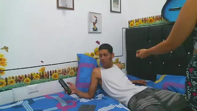 xxxxxlove2 from StripChat
