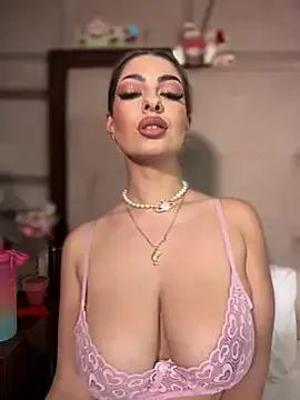 YaraMoon_ from StripChat