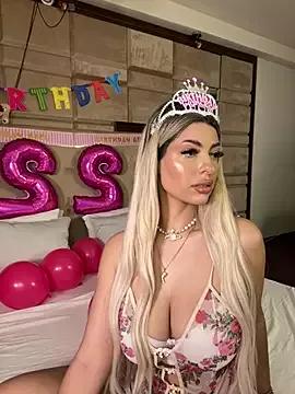 YaraMoon_ from StripChat is Freechat