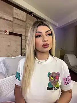 YaraMoon_ from StripChat