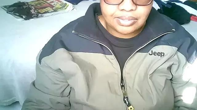 YELLOW_BONE from StripChat