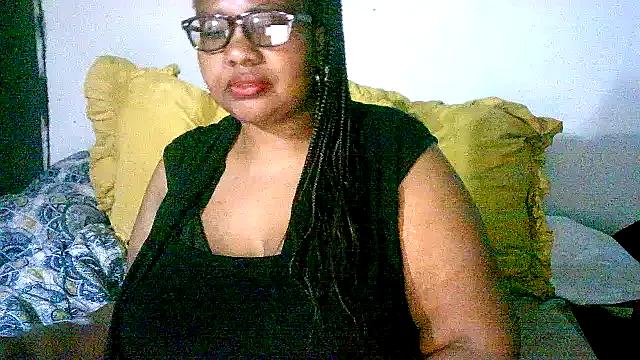 YELLOW_BONE from StripChat
