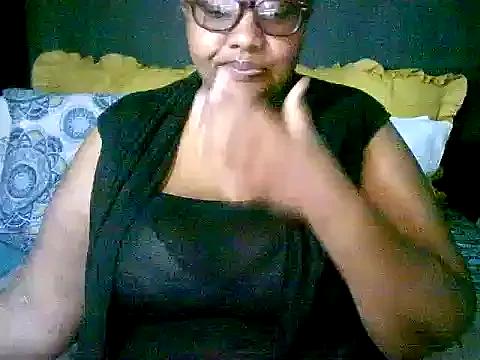 YELLOW_BONE from StripChat