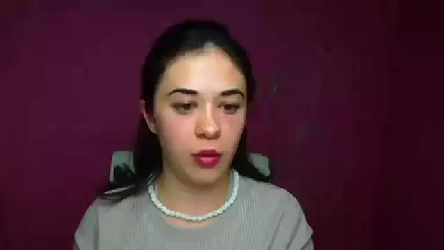 Yesenia_nia from StripChat