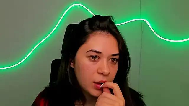 Yesenia_nia from StripChat