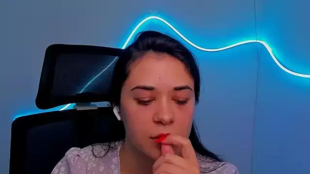 Yesenia_nia from StripChat