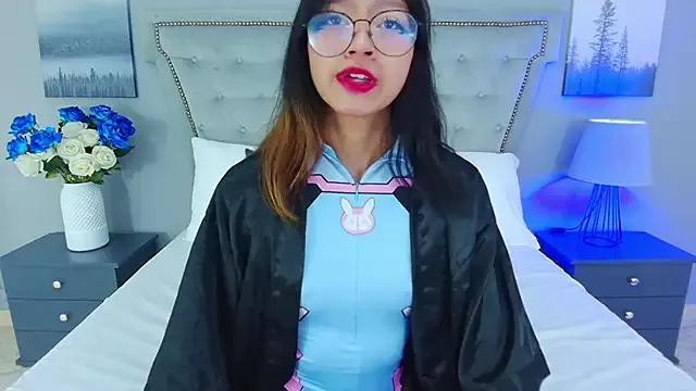 Yommi_Winx from StripChat