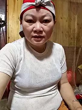 yoowwmr from StripChat