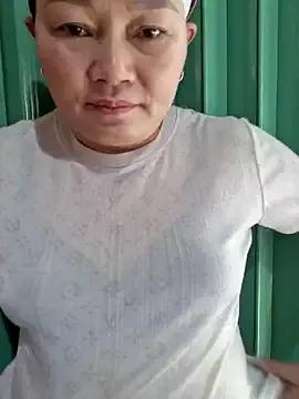 yoowwmr from StripChat