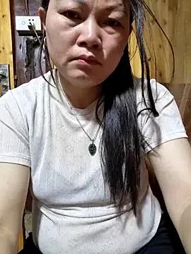 yoowwmr from StripChat