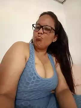 yorlianni from StripChat is Freechat