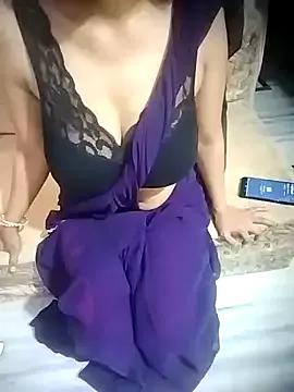 young-mommy from StripChat is Freechat