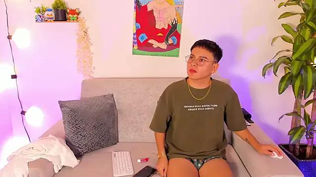 Young_Ben from StripChat is Freechat