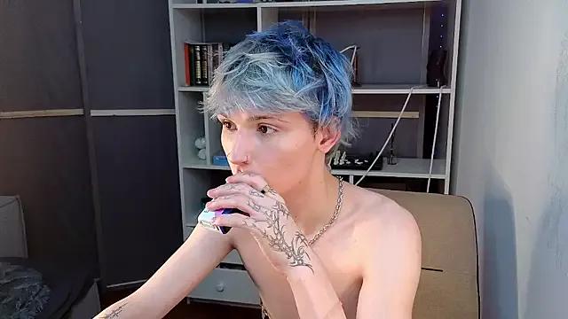 Discover our girls online shows and discover the company of countless livestreamers, with stunning shapes, sex toys and more.