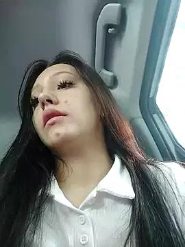 Discover our girls online shows and discover the company of countless livestreamers, with stunning shapes, sex toys and more.