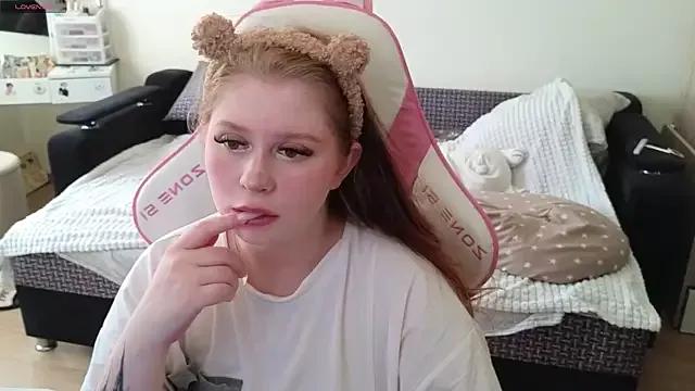 Discover our girls online shows and discover the company of countless livestreamers, with stunning shapes, sex toys and more.