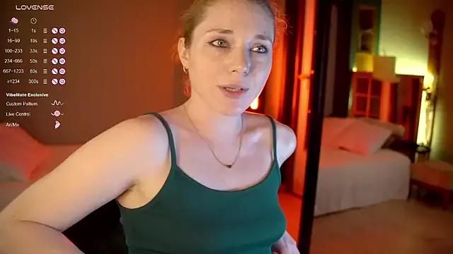 Discover our girls online shows and discover the company of countless livestreamers, with stunning shapes, sex toys and more.