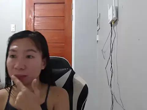 Discover our girls online shows and discover the company of countless livestreamers, with stunning shapes, sex toys and more.